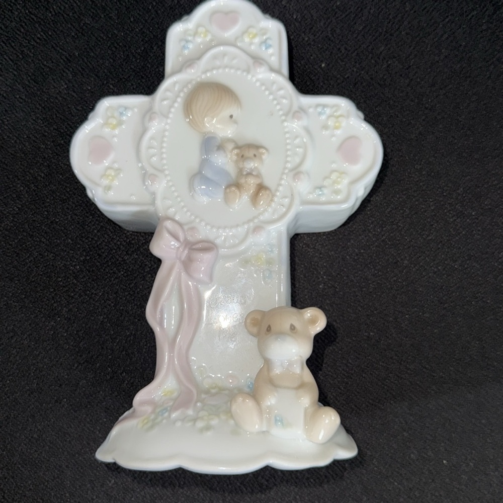 Precious Moments Jesus Loves Me Cross Figurine Vintage 1993 Porcelain